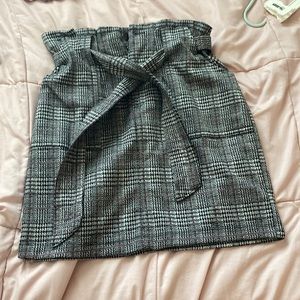 Youth black and white plaid skirt